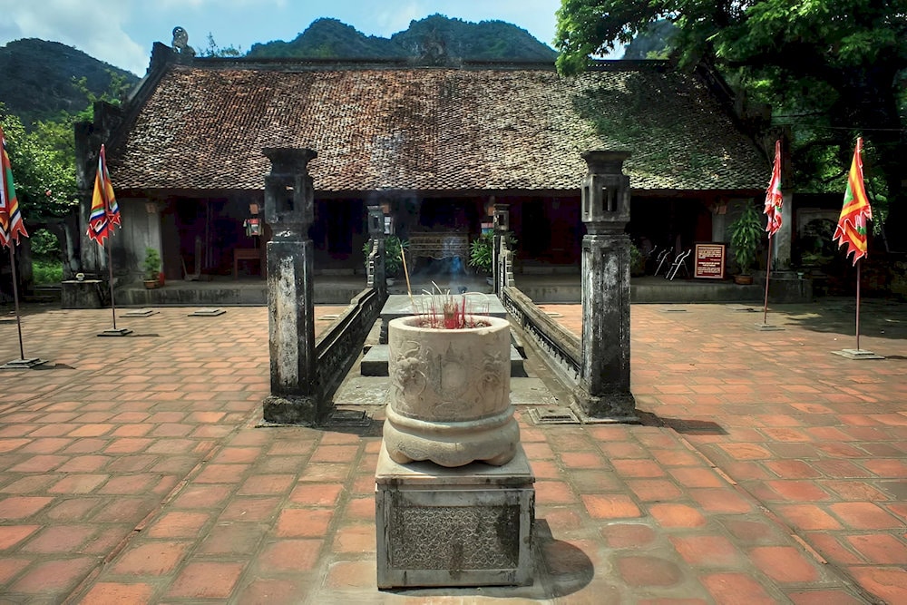 The Temple of Le Dai Hanh - located nearby the temple of Dinh Tien Hoang